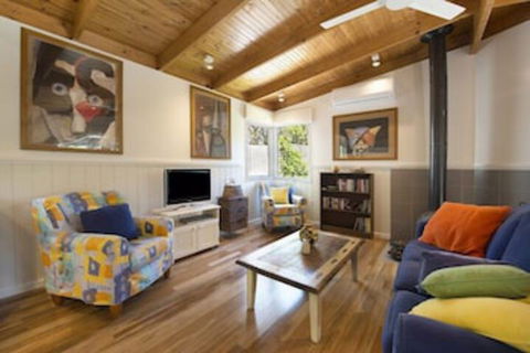 Just Beachy Beach House Pet Friendly! - Accommodation Broken Hill 0