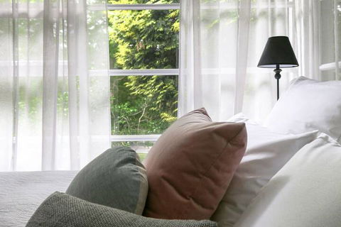 Morton Brae Luxury Cottage Sassafras - Hervey Bay Accommodation 2