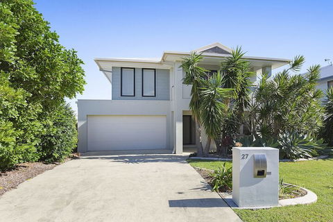 The Doggy Beach House At Salt - Casino Accommodation 5