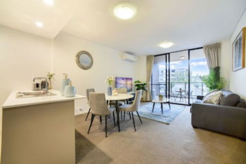 Charming & Spacious Living In A Serene Location - WA Accommodation 0