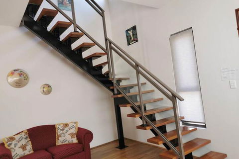 Serviced Waterfront Whole Villa - Hervey Bay Accommodation 4