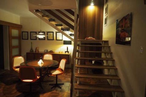 Silver Sands - A Unique Retro Beauty - Accommodation Newcastle 2