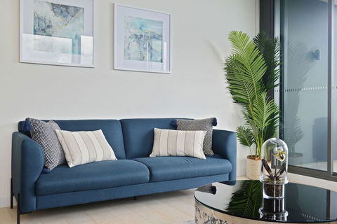 New Contemporary Apartment Near Macquarie Centre - Holiday Melbourne 2