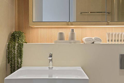 New Contemporary Apartment Near Macquarie Centre - Holiday Melbourne 7