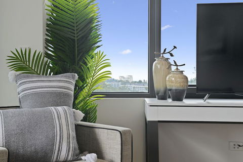 New Contemporary Apartment Near Macquarie Centre - Holiday Melbourne 5