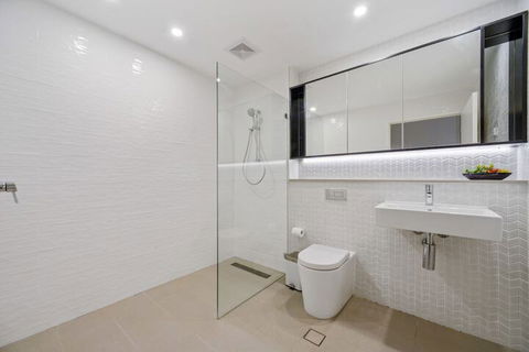 Peaceful Water Side Retreat With Huge Courtyard - Holiday Jervis Bay 2