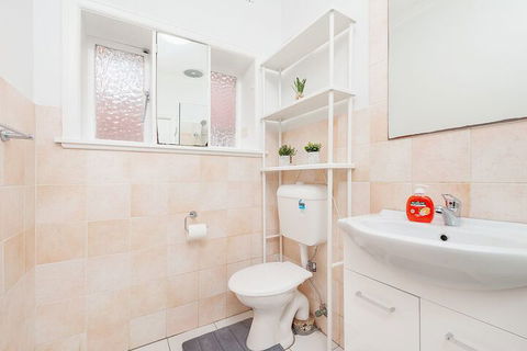 Newly Renovated Apt. Close To CBD Unit 1 - Victoria Tourism 3