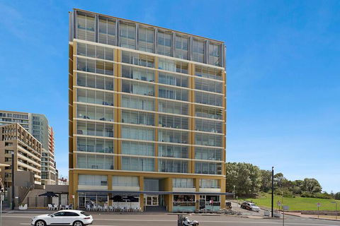 Beau Monde Apartments Newcastle - The York - Cruises Travel 2