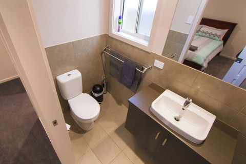 Serene Shores - Accommodation VIC 3