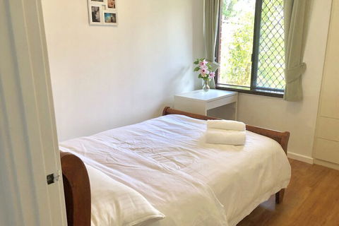 Riverton Lodge - Walk To Shopping Centre - Kawana Tourism 7
