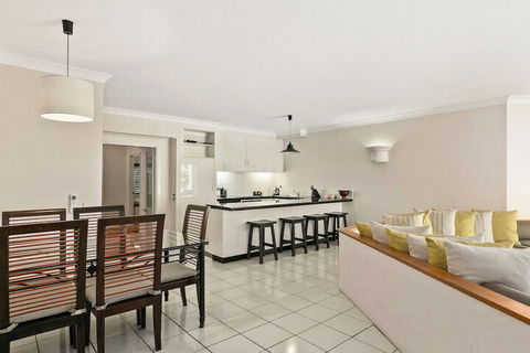 Poolside Apt. In Alamanda Beachfront Resort (62) - Hobart Tourism 7