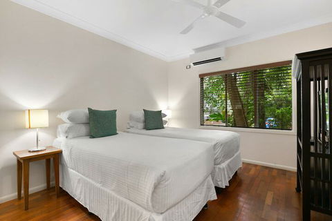 Poolside Apt. In Alamanda Beachfront Resort (62) - Hobart Tourism 4