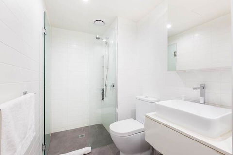 Tori, 1BDR Southbank Apartment - Lightning Ridge Tourism 5