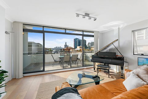 Darling Harbour Penthouse Views & Hot Tub - Accommodation Find 4