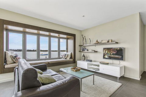 A Window On The Bay - Accommodation Asia 4
