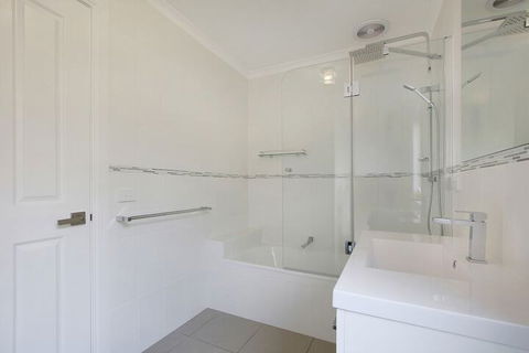 Family Times - Accommodation Newcastle 7