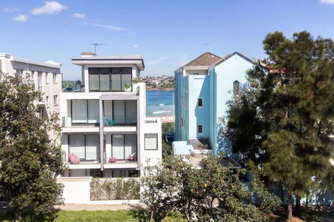 Bondi Breeze - Tourism Bookings 1