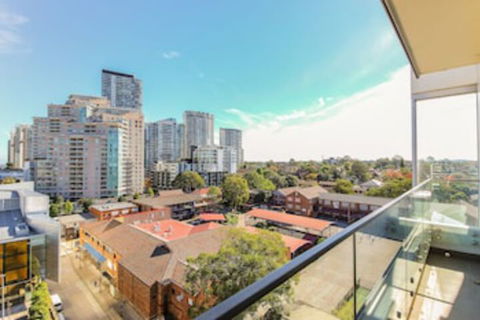 2 Bedroom Modern Apartment In Chatswood - Accommodation NSW 0