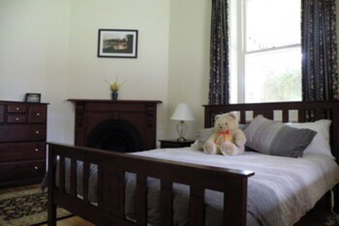 Thalia Getaway Villa - Sunshine Coast Guide 6