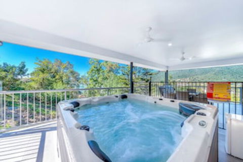 Great Escape - Cannonvale - Accommodation Brisbane 0