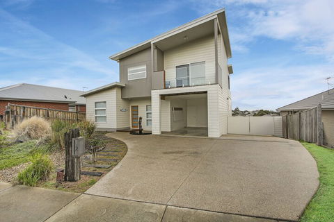 12 Echidna Grove - Yamba Accommodation 3