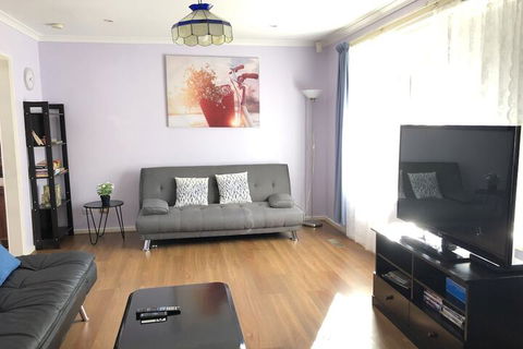 Canberra Entire House 3 Bedroom - Holiday Jervis Bay 5
