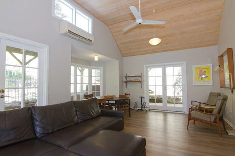 Atticus Cottage - Accommodation Sunshine Coast 2