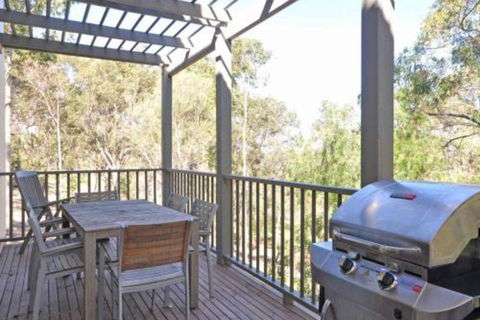 Villa Petit Verdot Located Within Cypress Lakes - Accommodation Hamilton Island 2