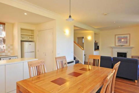 Villa Petit Verdot Located Within Cypress Lakes - Accommodation Hamilton Island 3