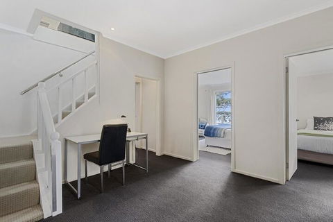 Hidden Bay - 5 BR Luxury Waterfront - Brisbane Tourism 6
