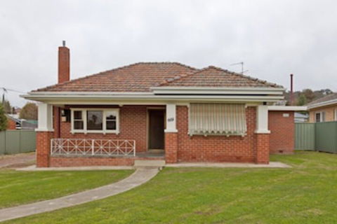 Red Brick Beauty - Central Cottage - Accommodation Gold Coast 0