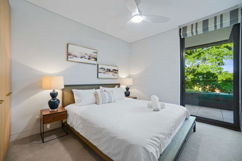 HomeHotel Ultra Luxurious 3 Bedroom Penthouse - Accommodation VIC 4
