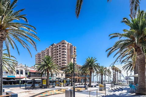 Fantasia Glenelg Studio Apartments - Accommodation Redcliffe 2