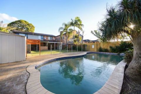 HomeHotel 4 Bedroom & Homeoffice With Nice Pool - Victoria Tourism 0
