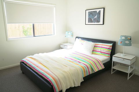 Brand New 4 Bedrooms House - Holiday Melbourne 5