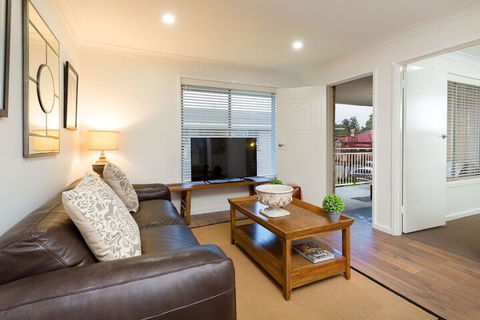 Sleeping In Style Central & Sophisticated - Lightning Ridge Tourism 2