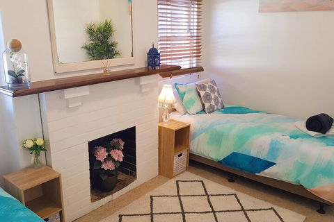 Coachhouse On The Beach - Accommodation Newcastle 7