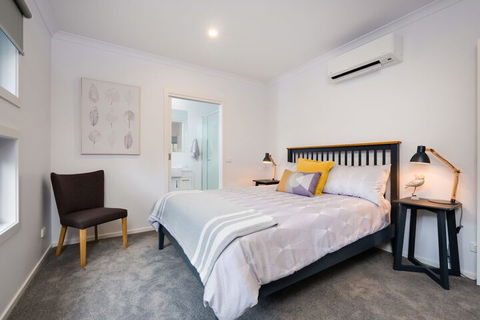 Albury Yalandra Apartment 1 - Lightning Ridge Tourism 2