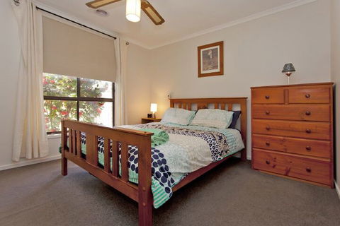 Serenity Size & Seclusion - Lightning Ridge Tourism 5