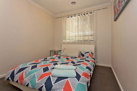 Serenity Size & Seclusion - Lightning Ridge Tourism 3