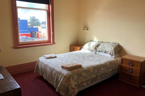 Royal Hotel - Accommodation Directory 5
