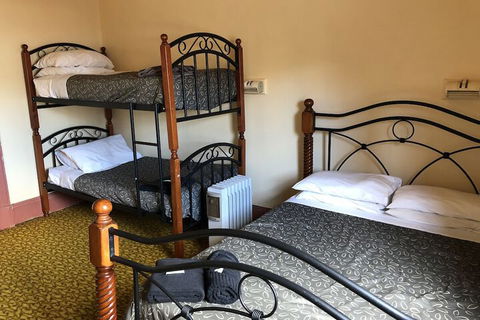 Royal Hotel - Accommodation Directory 1