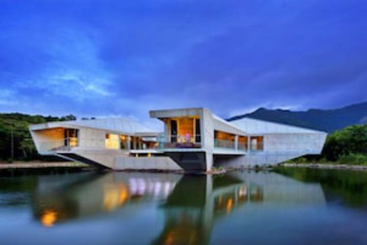 Alkira Award Winning Luxury Holiday Home - thumb 0