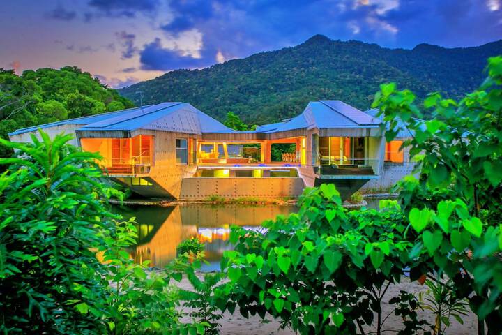 Alkira Award Winning Luxury Holiday Home - thumb 2