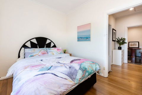 Lighthouse Cozy 2BDR With CITY VIEWS - Accommodation Find 5