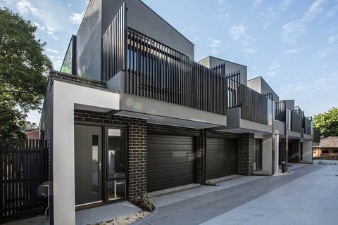 89 Fancy Doncaster Home - Broome Tourism 1