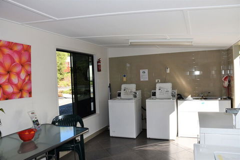 Mt Larcom Tourist Park - Sunshine Coast Guide 3