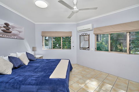 Tropical Oasis Near Beach - Lightning Ridge Tourism 3