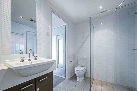 Spacious 1-Bedroom Apartment With Parking - Hervey Bay Accommodation 2