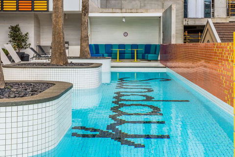 Modern City Central Pool Sauna Spa Wifi - Lightning Ridge Tourism 6